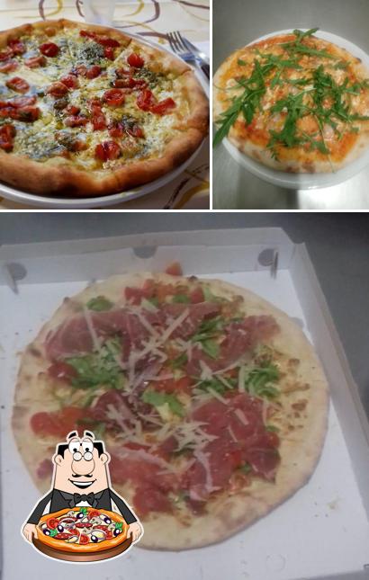 Scegli tra le molte varianti di pizza