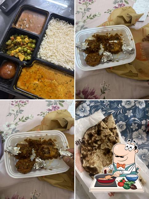 Chicken curry at Aryan Family's Delight