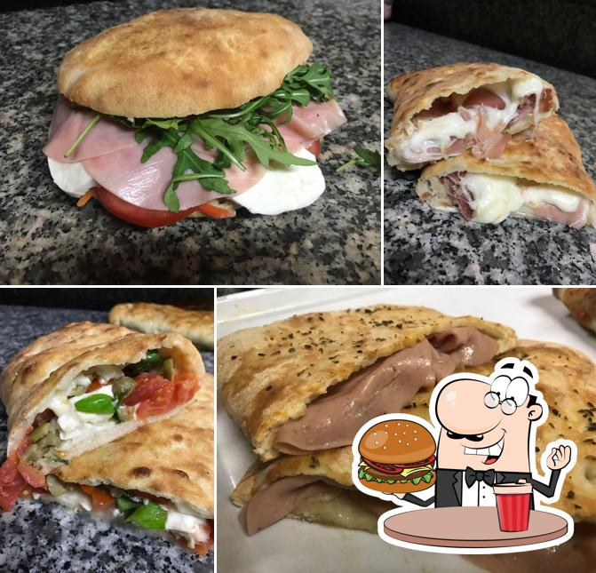 Prova un hamburger a Pizzeria Alfio Tavola Calda