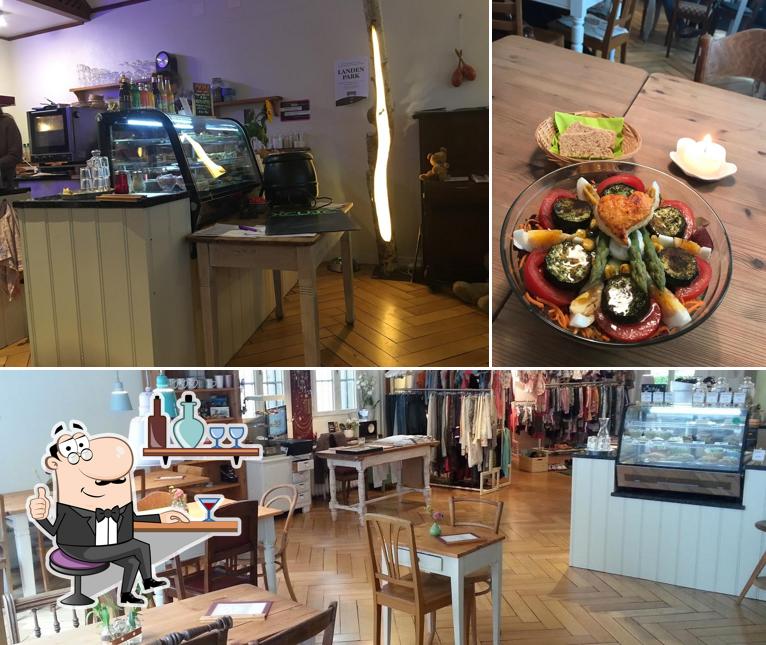 Gli interni di CaféLaden