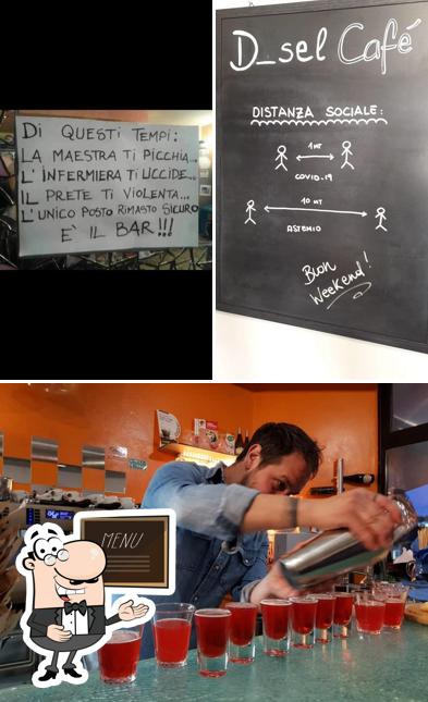 Leggi il menu sulla lavagna