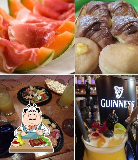 Prenditi i un pasto a base di carne a Charity Café Jazz & Blues Club