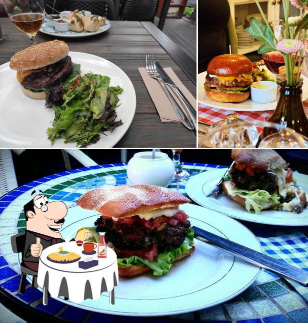 Prenez un hamburger à Fazenda Bazārs