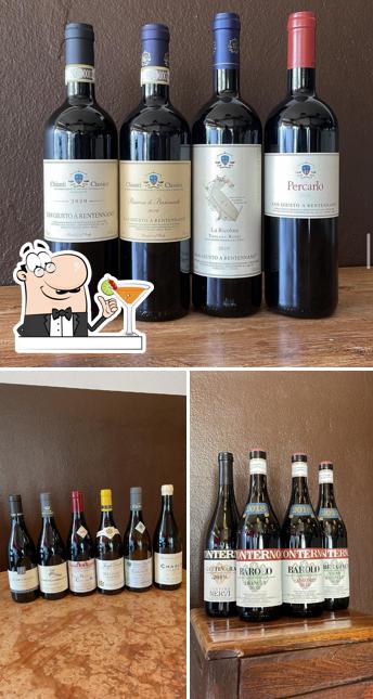 La immagine della bevanda e cibo di Enoteca SantaMaria
