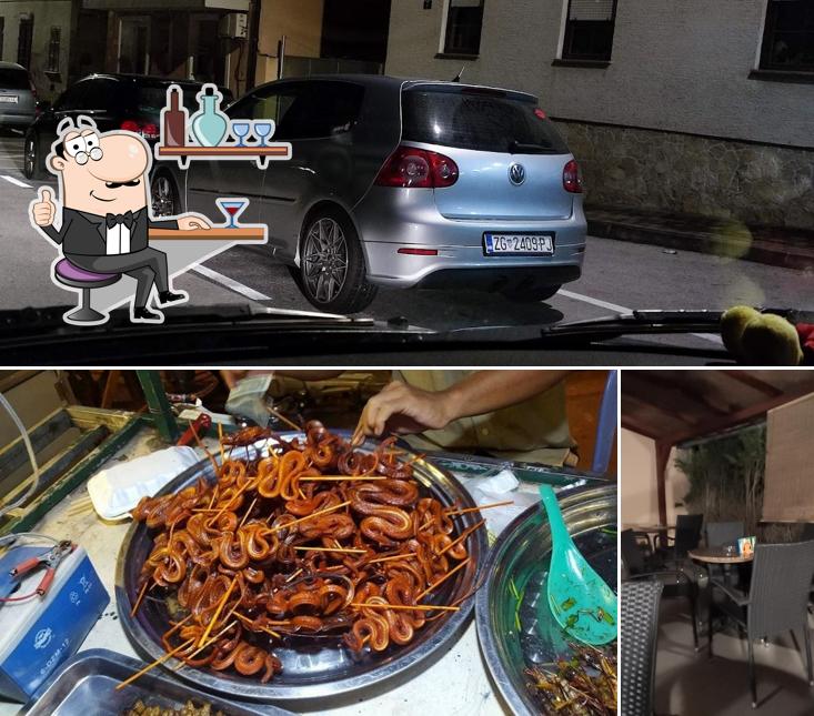 Gli interni di Fast Food Yogi