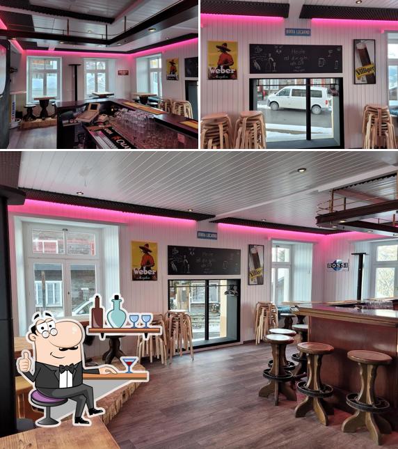 Dai un'occhiata agli interni di Bar Communala