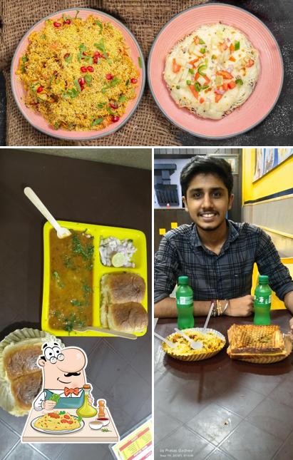 Food at Jay Bhavani Vadapav