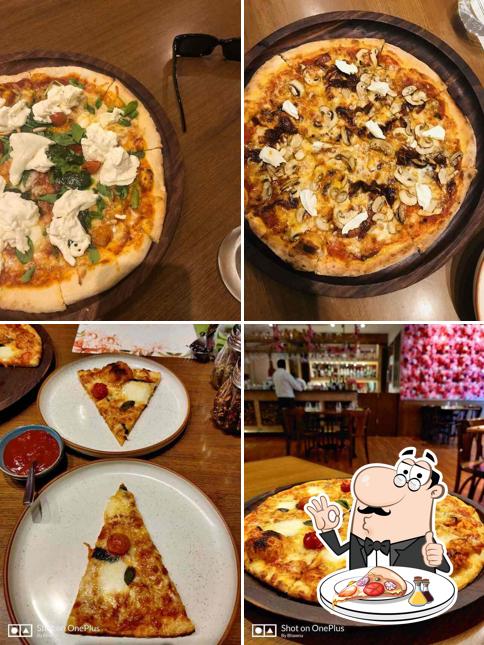 Pick pizza at Le Cantine