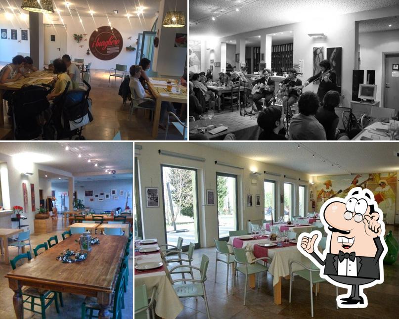 Gli interni di Enoteca I Lecci