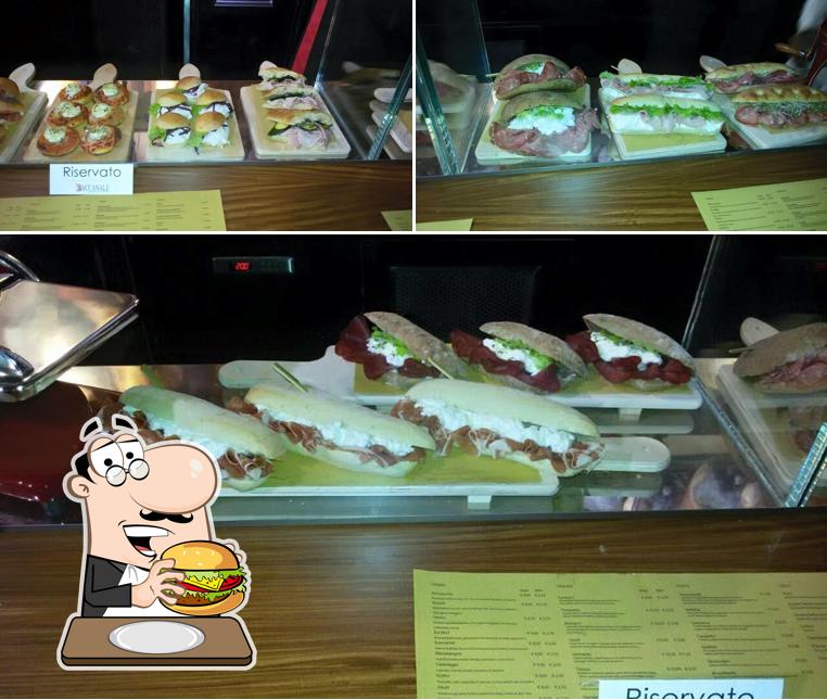 Concediti un bell'hamburger a Tiffany cafè bistrot