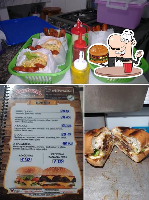 Peça um hambúrguer no Batata lanches
