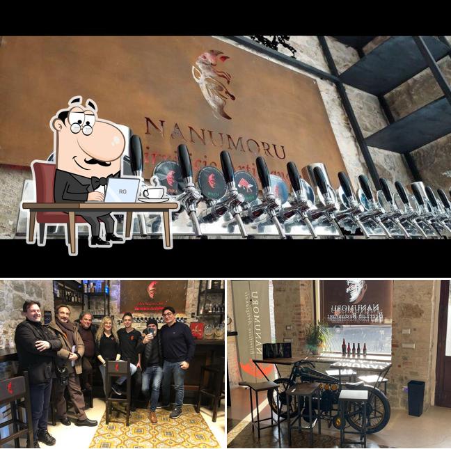 La interni e cibo del ristorante