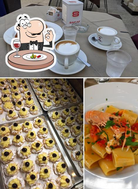 Cibo al Caffetteria della Corte