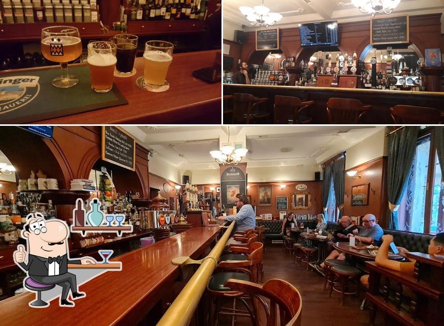 Gli interni di Sir William's pub