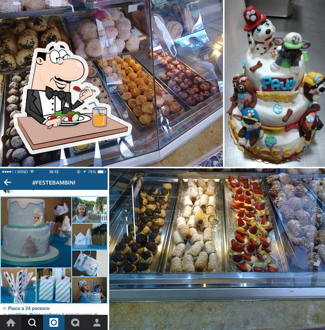 Cibo al Bar Pasticceria Via Acqua Bullicante 431