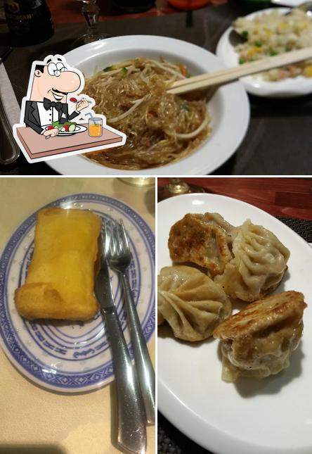 Cibo al Ristorante Cinese E Giapponese Jin Xin Yuan
