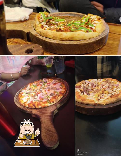 Pick pizza at Club Pizzeria