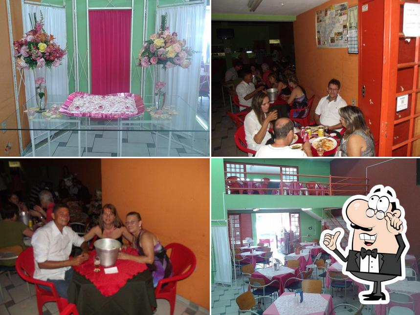O interior do Cidinha Refeições