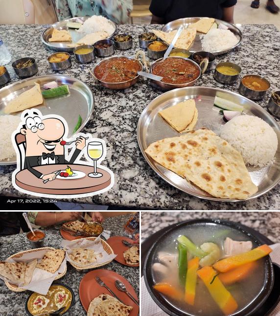 Meals at TANDOORI HUT