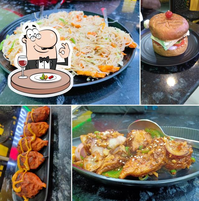 Meals at MOMOMIA