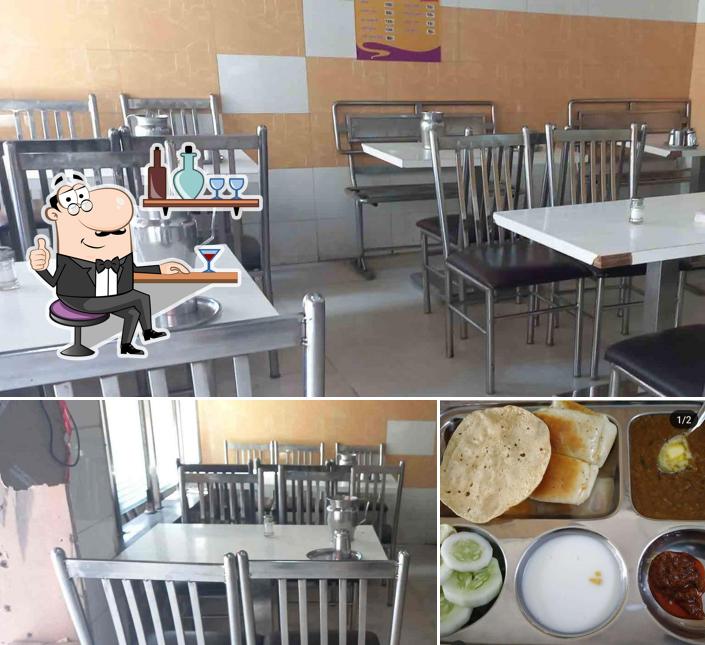 Sai Panchavati Pav Bhaji And Pulav Center is distinguished by interior and food