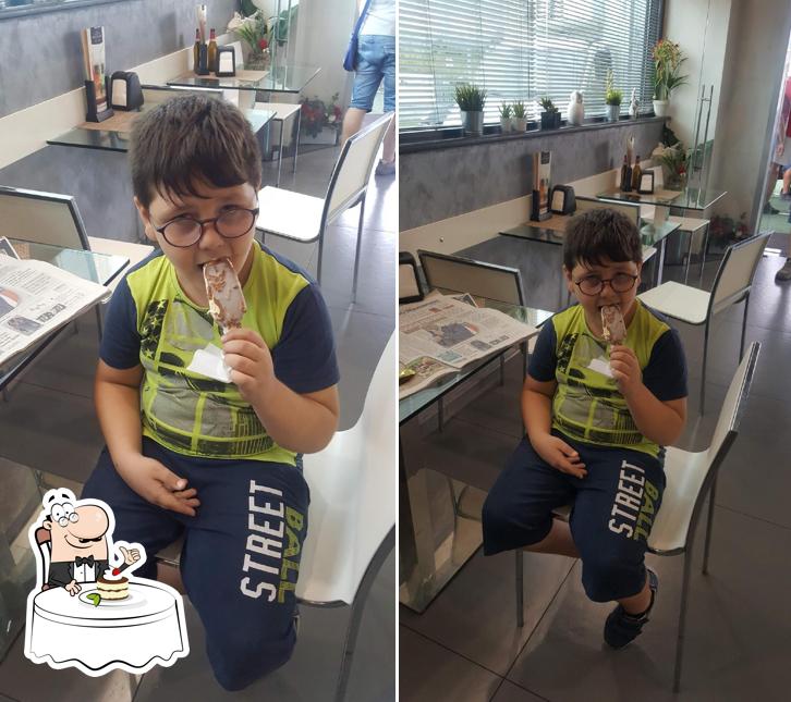 Giamì Cafè serve un'ampia selezione di dolci