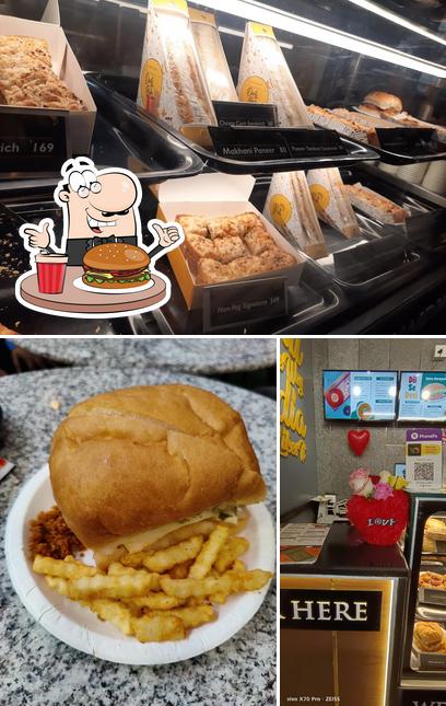 Order a burger at Kannu Ki Chai ( AUNDH)