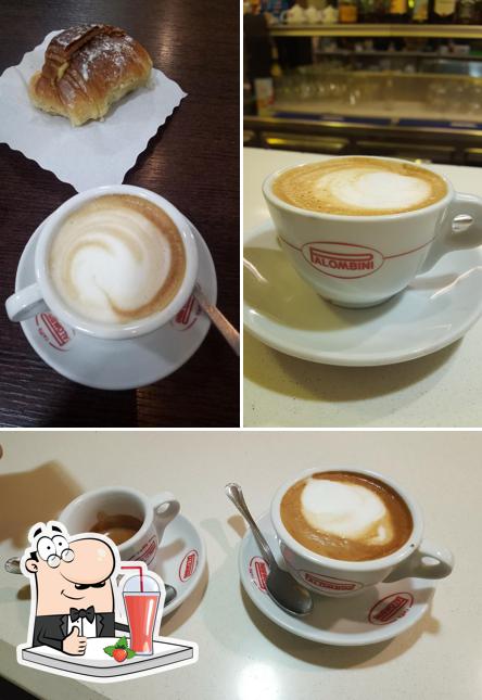 Goditi qualcosa da bere a Campus Cafe