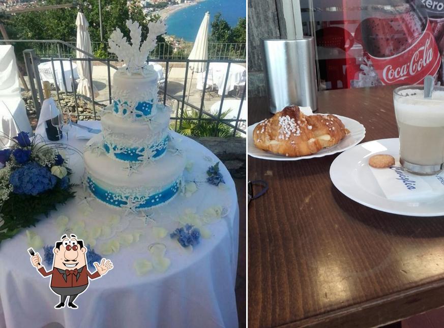 Platti al Pasticceria Bar Caviglia