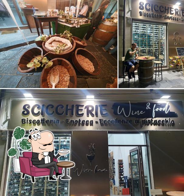 Dai un'occhiata agli interni di SCICCHERIE Wine & Food