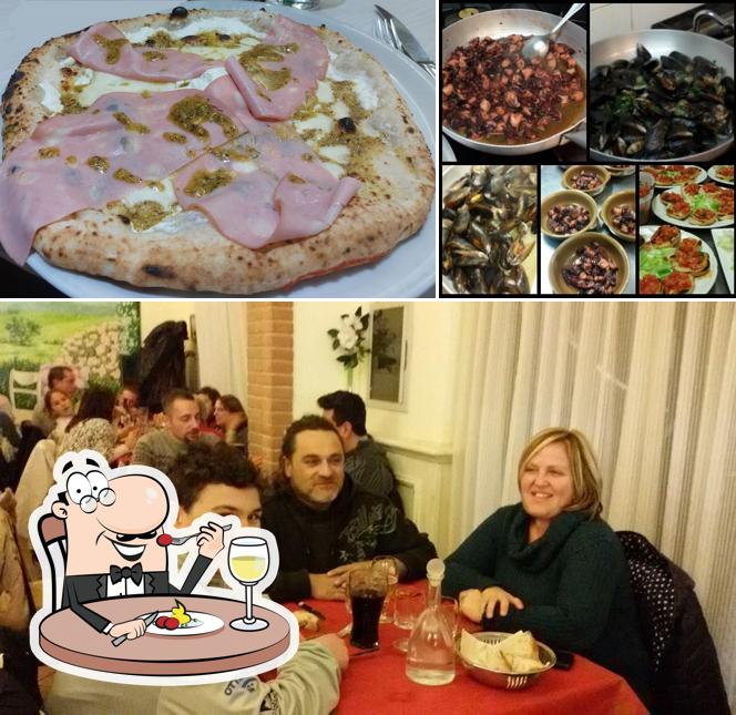 Guarda la immagine che raffigura la cibo e interni di Mr. Ugo Pizzeria Vesuvio2