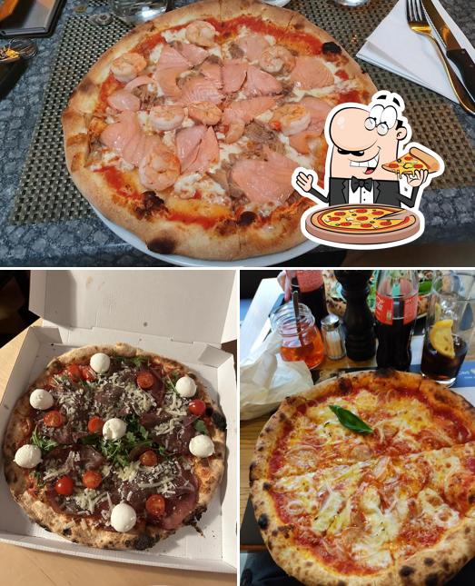 Prenditi una pizza a Pizzeria Dagli Amici