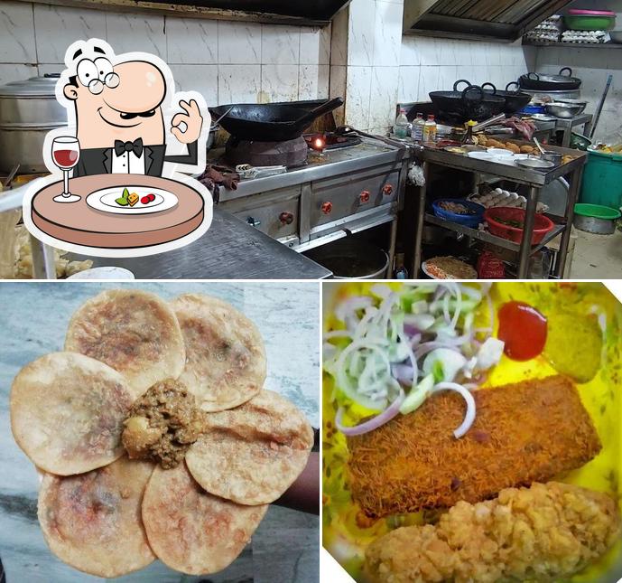 Food at Apanjan Kalighat (Naktala Outlet)
