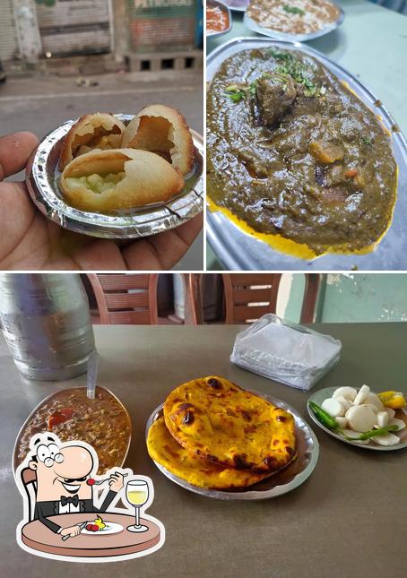 Food at Yadav Dhaba purana