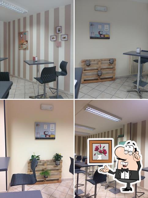 Gli interni di Pizzeria 2000