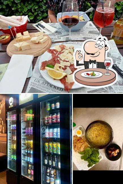 La cibo e interni del ristorante