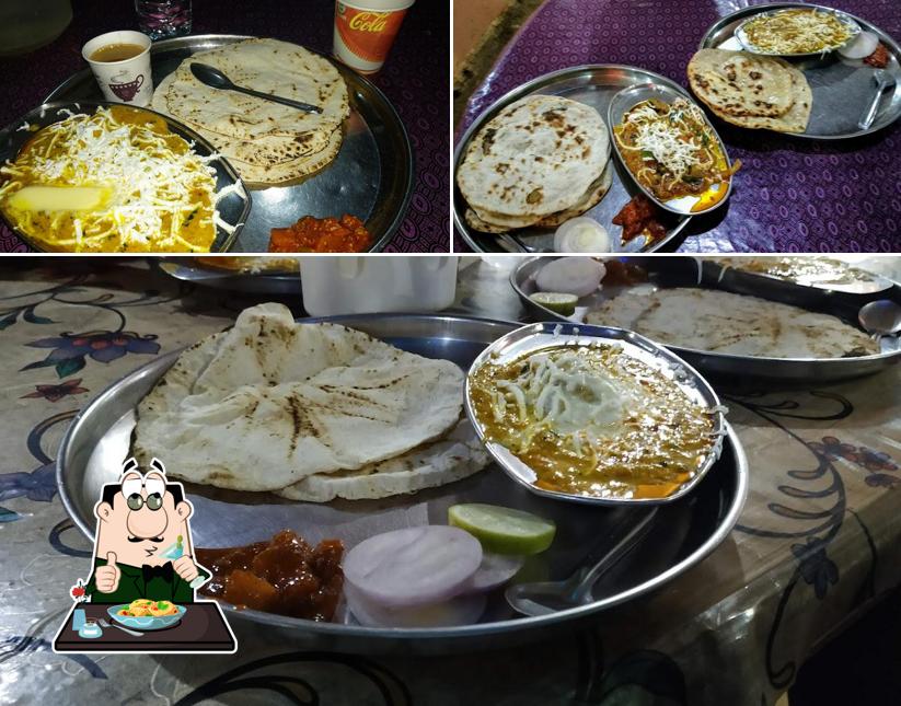 Food at Marwadi Dhabha