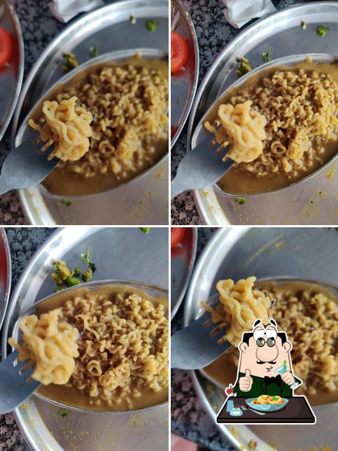 Macaroni and cheese at Aashapura restaurant