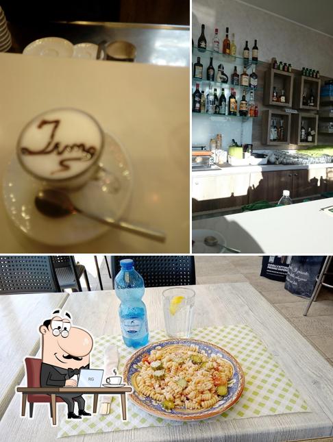 Siediti a un tavolo di Bar LUME