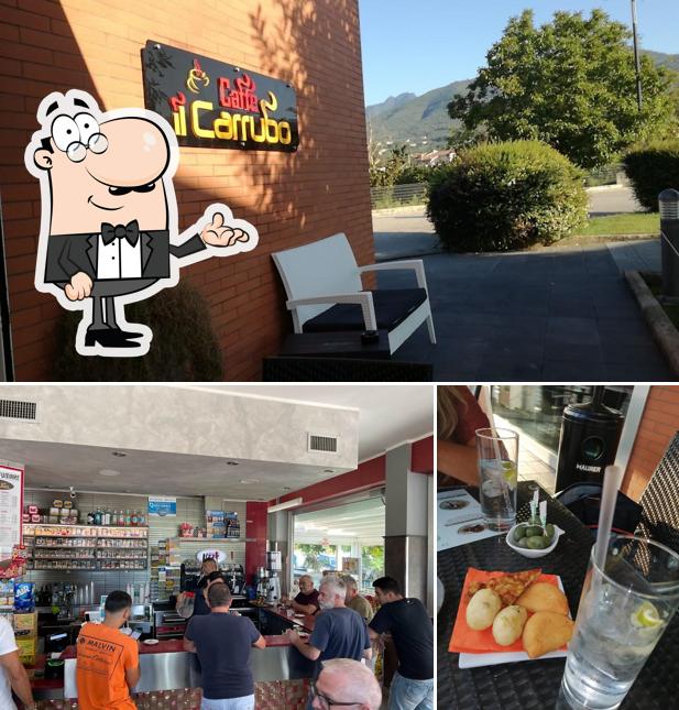 Gli interni di Caffè Il Carrubo