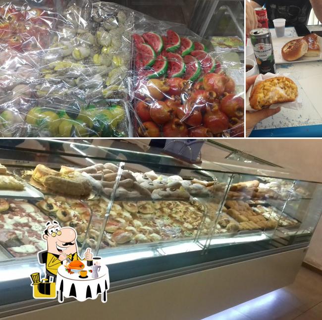 Cibo al Rosticceria da ganci