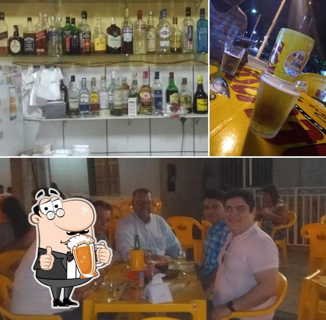 Você pode tomar uma tulipa de cerveja leve ou escura