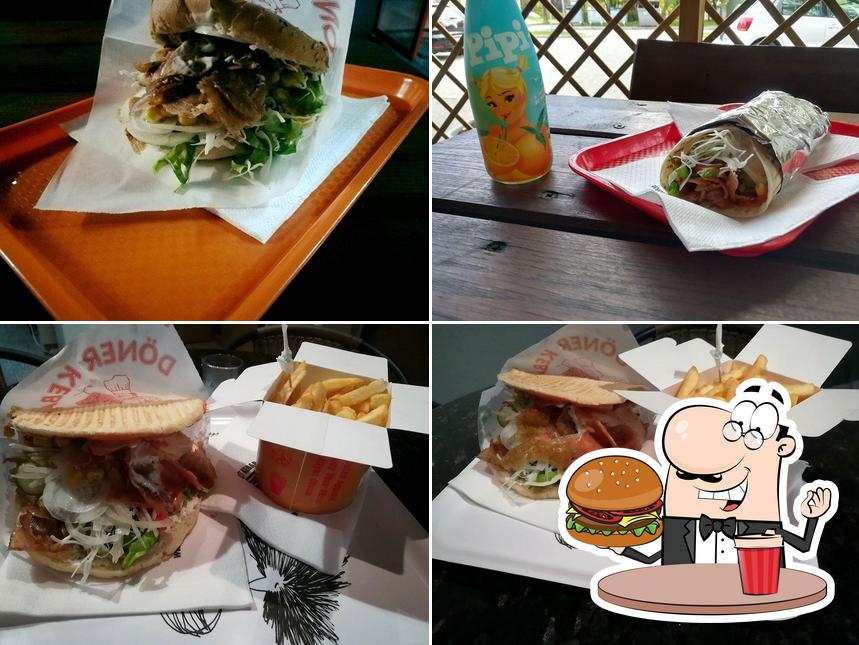 Ordina un hamburger a Caffe & Kebab Bar -The Best-