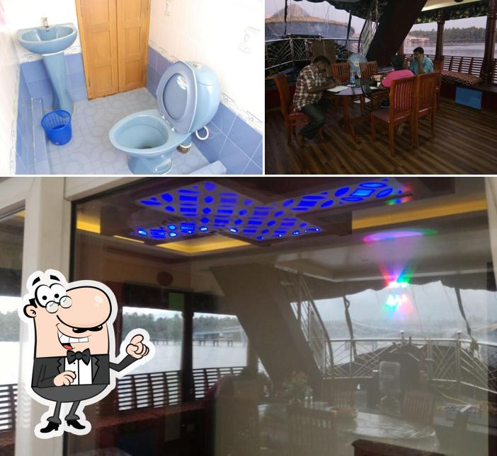 The interior of Thejaswini Houseboat