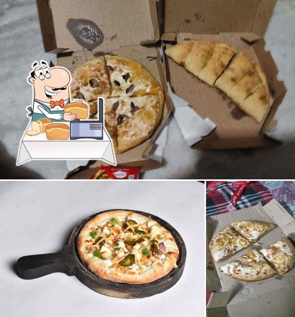 Garlic bread at Hot Pizza Point