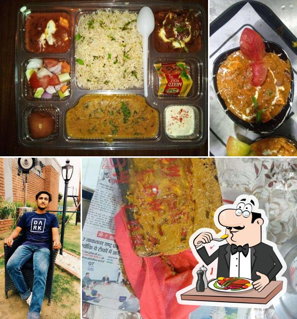 Food at Lounge Before Wicket