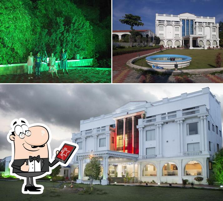 The exterior of Hotel The Park, Mudhol