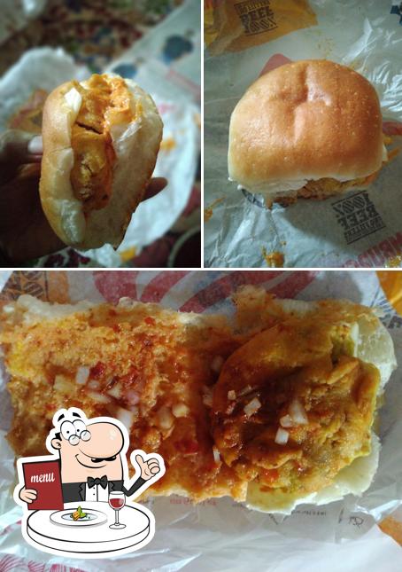 Food at Royal Vadapav