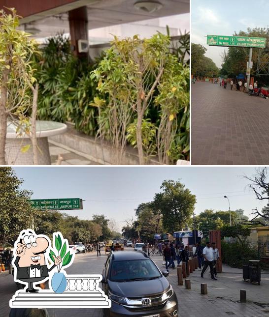 TAJ AGRA VIP PARKING