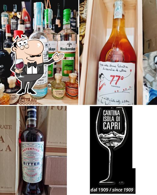 È gradevole godersi un bicchiere di vino a Enoteca: Leonardo Wine & Spirits